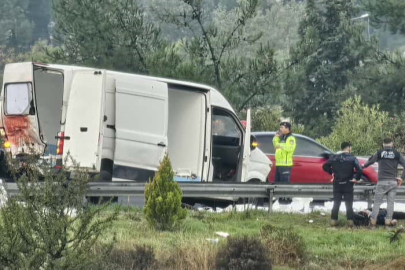 İZMİR’DE ZİNCİRLEME TRAFİK KAZASI: 1 ÖLÜ, 3 YARALI