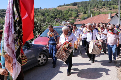 BURSA'DA PROFESÖRLE DOÇENT YÖRÜK DÜĞÜNÜYLE EVLENDİ