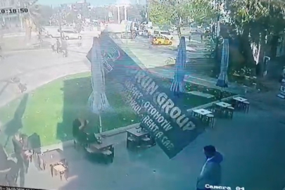 DÜŞEN TABELANIN ALTINDA KALMAKTAN SON ANDA KURTULDULAR