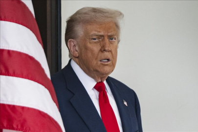 DÜNYA YENİ SAVAŞIN EŞİĞİNDE: TRUMP BOMBAYI PATLATTI