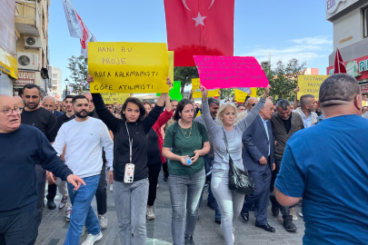 KARŞIYAKA'DA PAZARCI ESNAFI TEPKİLİ: TEZGAHLAR 800 BİN LİRA!