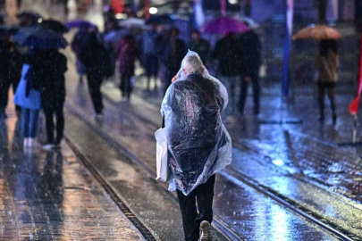 METEOROLOJİ UYARDI: ŞİDDETLİ YAĞIŞ VE FIRTINA GELİYOR