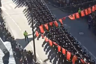 VATAN SANA CANIM FEDA SLOGANI BURSA SOKAKLARINI İNLETTİ