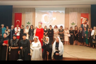 NİLÜFER KADIN KOROSU’NDAN ANLAMLI CUMHURİYET DEFİLESİ