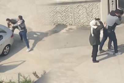 BURSA ’DA GERGİN ANLAR: SOPALI TERLİKLİ KAVGA KAMERADA