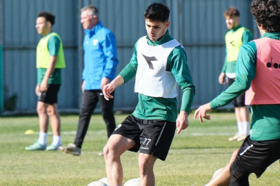 BURSASPOR GEBZESPOR DEPLASMANI ÖNCESİ HAZIRLIKLARA BAŞLADI