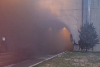 ARAÇ CAYIR CAYIR YANDI: TRAFİK FELÇ OLDU