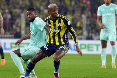 FENERBAHÇE KAYSERİSPOR’U 4-2 YENDİ ZİRVEDE FARK 1 PUANA İNDİ