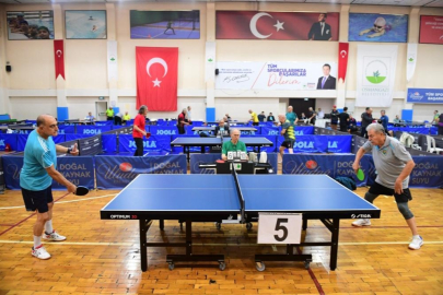 OSMANGAZİ VETERAN TURNUVASINDA DOSTLUK KAZANDI