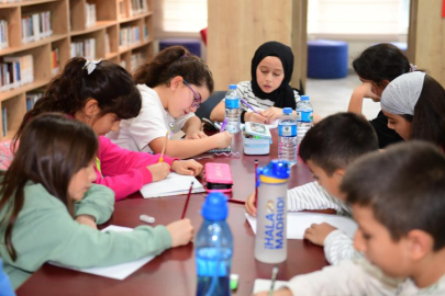 OSMANGAZİ'DE KÜÇÜK YAZARLAR HAYALLERİNİ KAĞIDA DÖKÜYOR