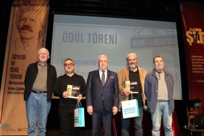 NİLÜFER ’DE ŞİİR VE ELEŞTİRİ BULUŞMASI