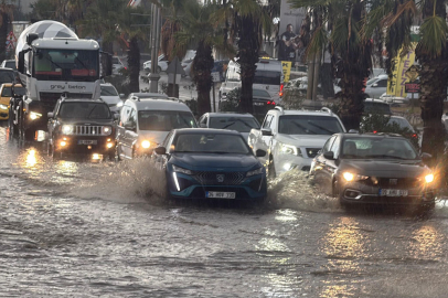 BODRUM’DA SAĞANAK YAĞIŞ HAYATI DURMA NOKTASINA GETİRDİ