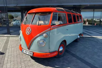 BU OTOMOBİL TÜRKİYE'DE TEK: GÖRENLER DÖNÜP BİR DAHA BAKIYOR