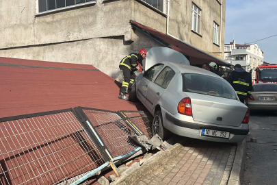 "DAM" ÜSTÜNDE ARABA: BÖYLE KAZA GÖRÜLMEDİ