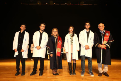 DİŞ HEKİMİ ADAYLARININ BEYAZ ÖNLÜK HEYECANI