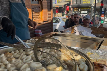 BURSALI TAKSİCİLER ŞEHİTLERİ LOKMA DAĞITARAK ANDI