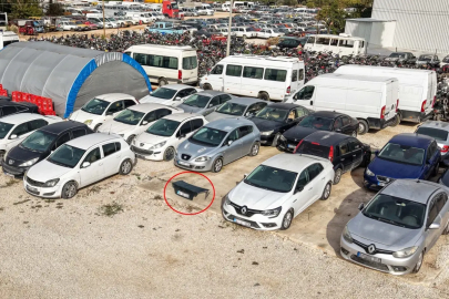 3 YILDIR ÇÜRÜMEYE TERK EDİLEN ARAÇLARIN ARASINDA BEKLİYOR