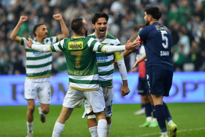 BURSASPOR MORAL BULDU: BURSASPOR: 3 - FETHİYESPOR: 0