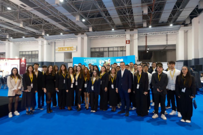 İZMİR EKONOMİ ÜNİVERSİTESİ TURİZM FUARINDA YOĞUN İLGİ GÖRDÜ