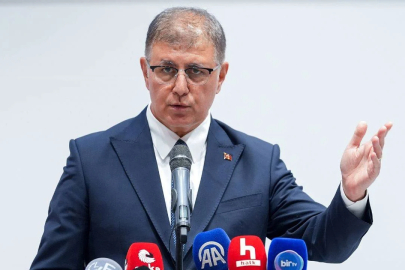 "ÇIPLAK AYAK" EYLEMİNE BAŞKAN CEMİL TUGAY'DAN YANIT