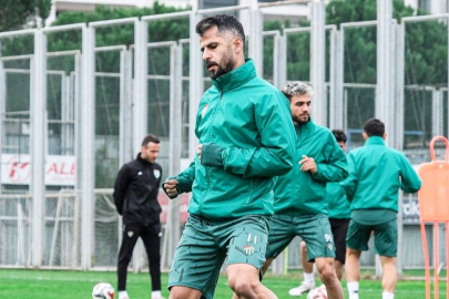BURSASPOR ANKARA DEMİRSPOR MAÇI HAZIRLIKLARINI SÜRDÜRÜYOR