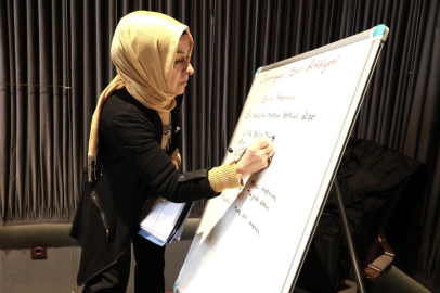 OSMANGAZİ'DE ŞİİR DÜNYASINA YOLCULUK