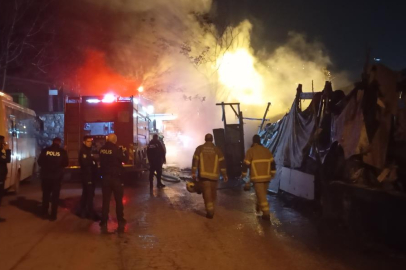 BURSA'DA BARAKA YANGINI PANİĞE NEDEN OLDU