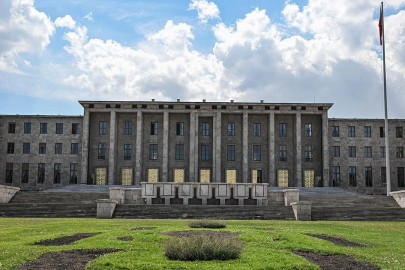 TBMM’DE TACİZ İDDİASINA SORUŞTURMA: 4 AŞÇI GÖZALTINA ALINDI