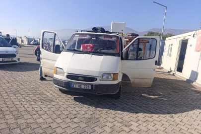 SAHTE PLAKA TAKAN EHLİYETSİZ SÜRÜCÜYE 92 BİN TL CEZA