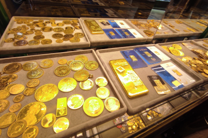 GRAM ALTIN 6 BİN LİRAYA YAKLAŞTI: YENİ REKORLAR BEKLENİYOR