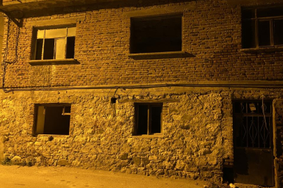 BURSA'DA YAŞLI ADAM EVDE ÖLÜ BULUNDU