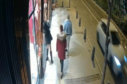 İZMİR'DE VİTRİN CAMINI KAFASIYLA KIRAN ŞAHIS ÖZÜR DİLEDİ