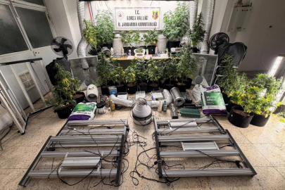 NİLÜFER’DE EVDEN UYUŞTURUCU İMALATHANESİ ÇIKTI