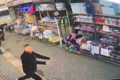 BURSA’DA CADDE ORTASINDA SİLAHLI KOVALAMACA KAMERADA