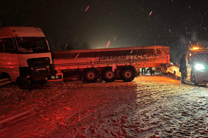 BOLU TEM GEÇİŞİNDE ZİNCİRLEME KAZA: 7 ARAÇ BİRBİRİNE GİRDİ