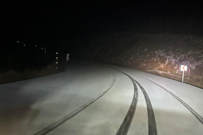 İZMİR’E MEVSİMİN İLK KARI DÜŞTÜ: BOZDAĞ BEYAZA BÜRÜNDÜ