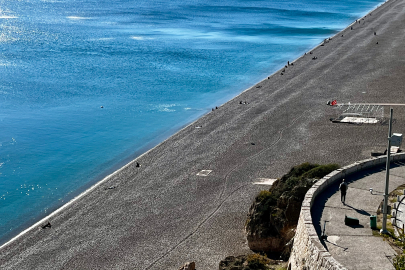 TÜRKİYE DONARKEN ANTALYA’DA DENİZ KEYFİ!