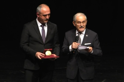 YILMAZ BÜYÜKERŞEN SİYASETE VEDA ETTİ