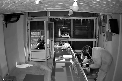 IĞDIR’DA KUYUMCU SOYGUNU: 6 KİLO ALTINLA LÜKS ARAÇ ALDILAR