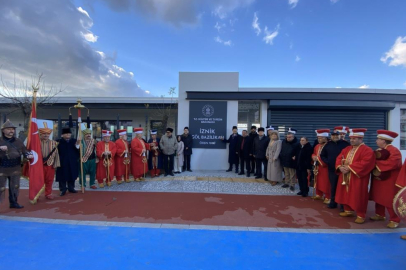 İZNİK'TEKİ PAPA'LI AYİNE MEHTERLİ CEVAP