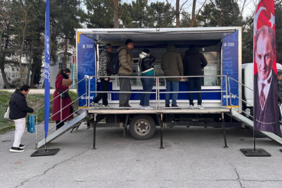 ÜNİVERSİTELİ GENÇLERE BELEDİYEDEN SICAK ÇORBA