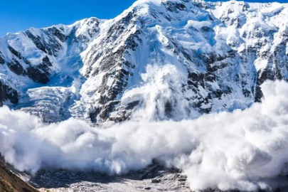 ARTVİN'DE ÇIĞ FACİASI: 3 ÇOBAN KAR KÜTLESİ ALTINDA KALDI!