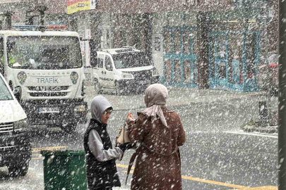 BURSA’DA KAR VE SOĞUK NEDENİYLE OKULLARA 1 GÜN ARA