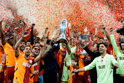 GALATASARAY 2025 YILINI KUPALARLA KAPATTI