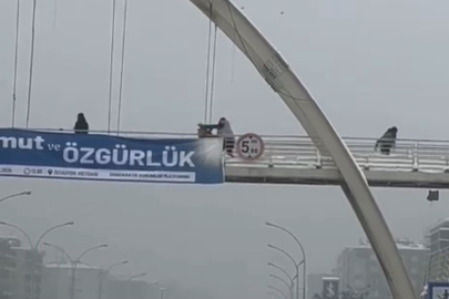 DİYARBAKIR'DA ÜST GEÇİTTE ÇOCUKLARA ŞİDDET KAMERADA