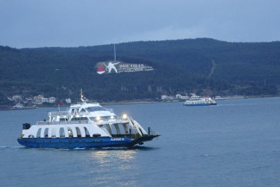 ÇANAKKALE BOĞAZI 45 SAAT SONRA YENİDEN GEMİ GEÇİŞİNE AÇILDI