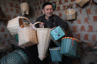 88 YAŞINDAKİ HAKİ DEDE 78 YILDIR SEPET ÖRÜYOR
