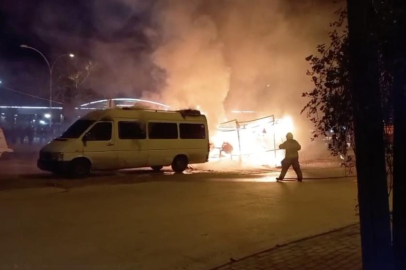 BURSA OSMANGAZİ’DE BARAKA VE MİNİBÜS KÜLE DÖNDÜ