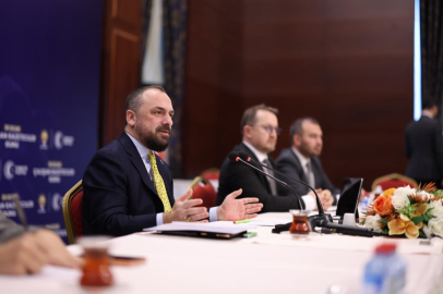 FARUK ACAR: "TARAFSIZ GAZETECİLİĞİN YANINDAYIZ"