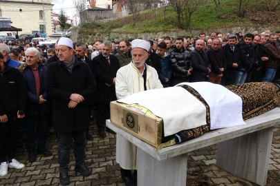 SAÇ EKİMİ İÇİN GİTTİĞİ ÖZEL KLİNİKTE HAYATINI KAYBETTİ